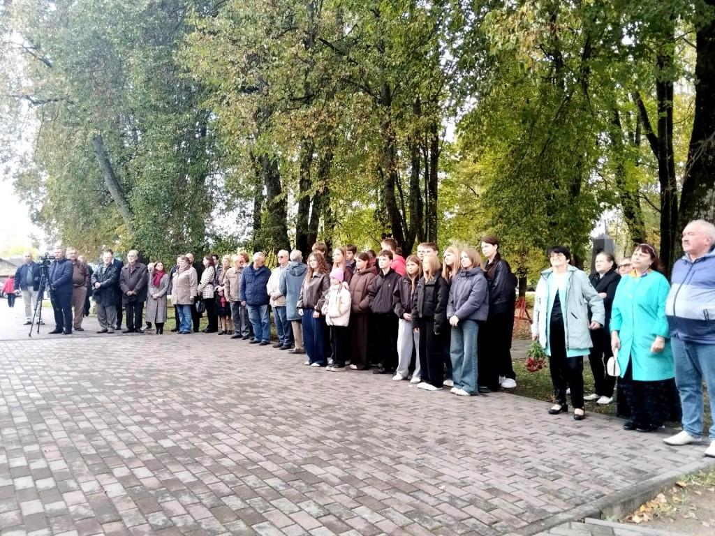 Подвигу жить в веках