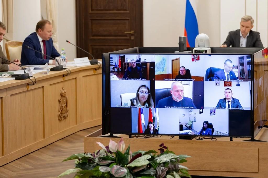 На очередном заседании штаба по экономике и инвестициям подвели итоги участия делегации Смоленской области в международной промышленной выставке «ИННОПРОМ» в Беларуси
